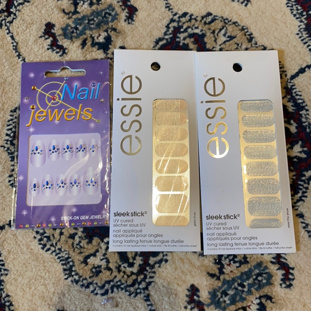Nail appliqués